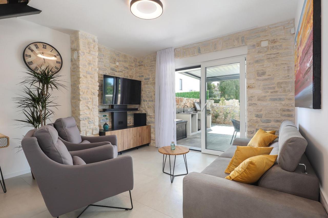 Villa Kaoru Brand New Villa With A Heated Swimming Pool Malinska Buitenkant foto